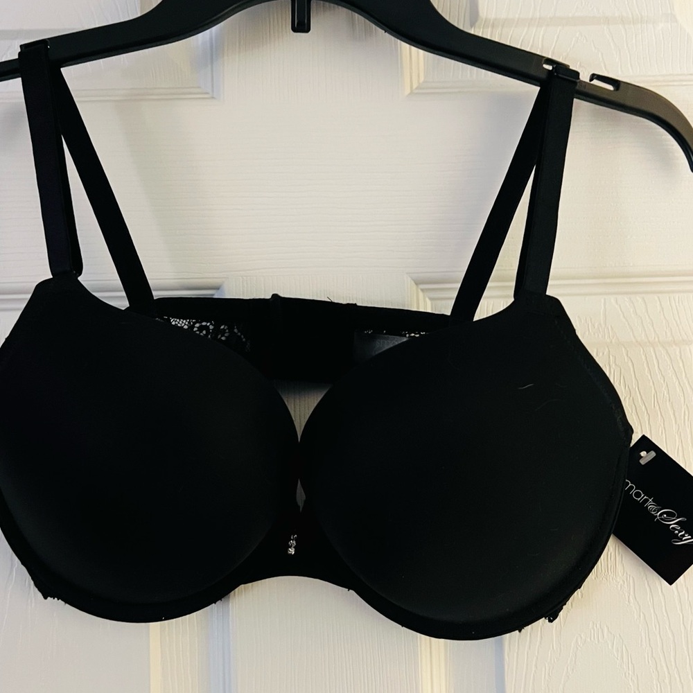 Black push up bra